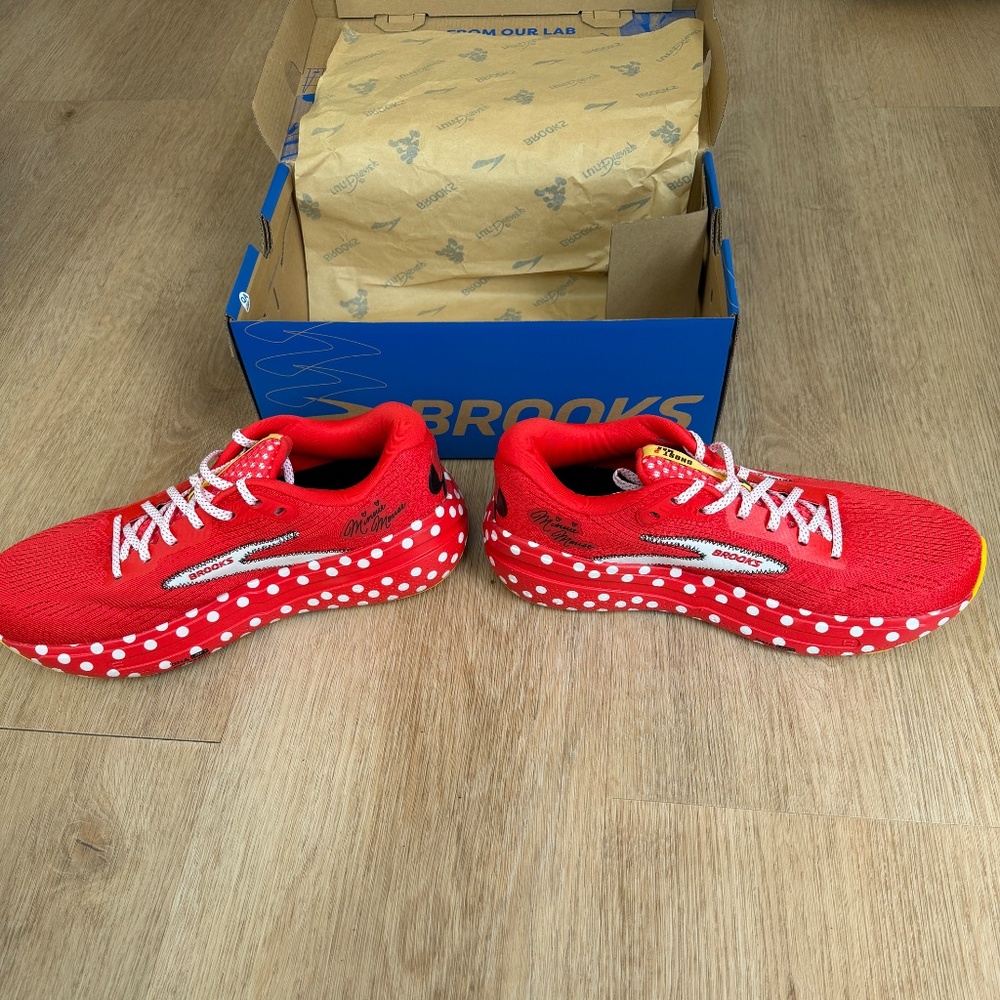 Brooks runDisney Minnie Mouse Running Shoe - Women's 10.5 - Picture 4 of 5